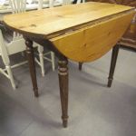 665 1469 DROP-LEAF TABLE